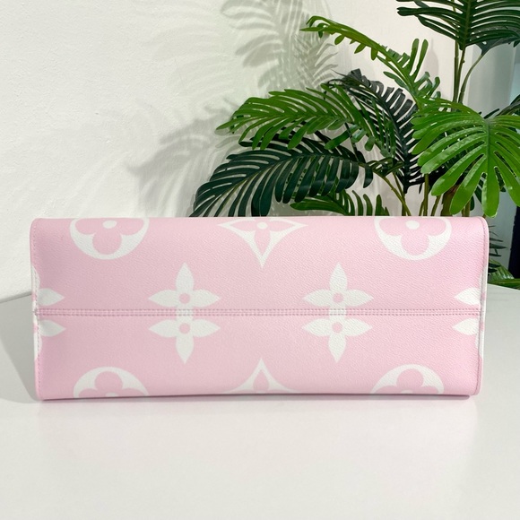 NWT Authentic Louis Vuitton Pastel Escale OnTheGo Tote GM w box - Picture 10 of 17